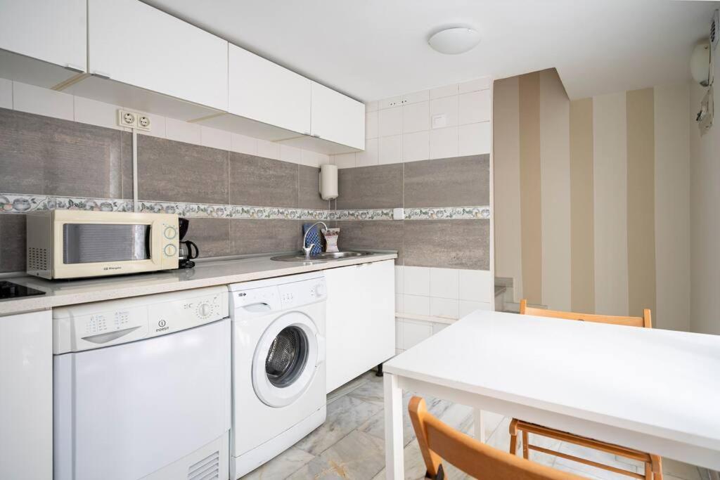Arriaga Alto- Coqueto Duplex. Parking Gratuito Apartment Madrid Bagian luar foto